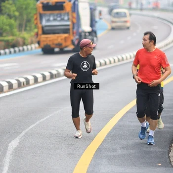 Runner Photo 7024210