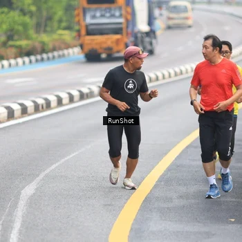 Runner Photo 7024215