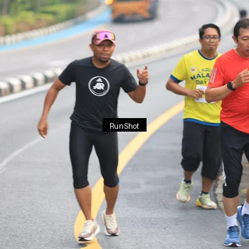 Runner Photo 7024221