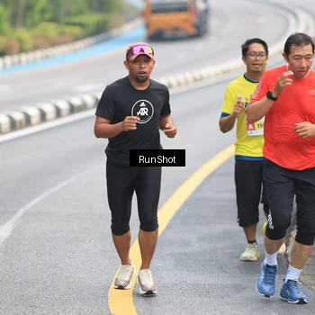 Runner Photo 7024250