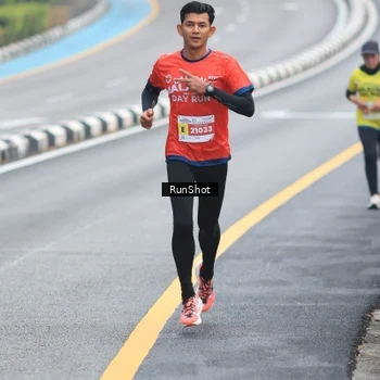 Runner Photo 7024317
