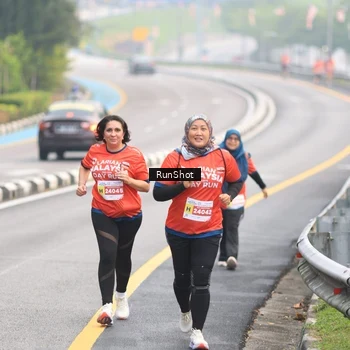 Runner Photo 7024324
