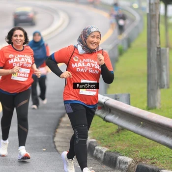 Runner Photo 7024344
