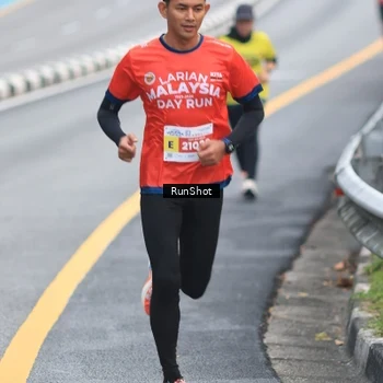 Runner Photo 7024407