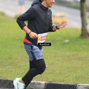 Runner Photo 7024476