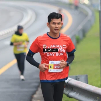 Runner Photo 7024480