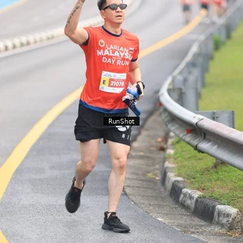 Runner Photo 7024547