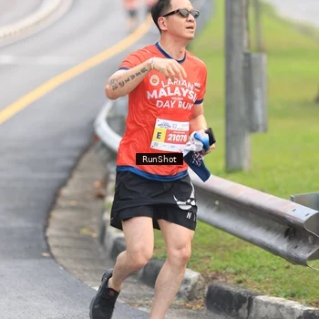Runner Photo 7024555