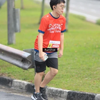 Runner Photo 7024587