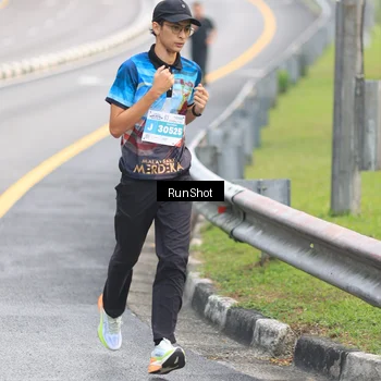Runner Photo 7024638