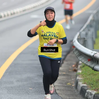 Runner Photo 7024640