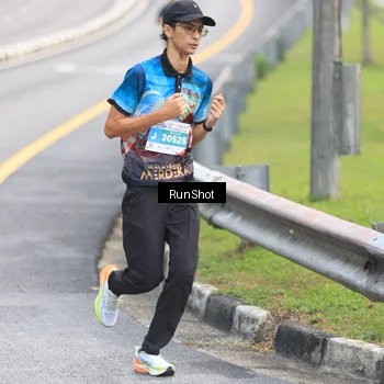 Runner Photo 7024642