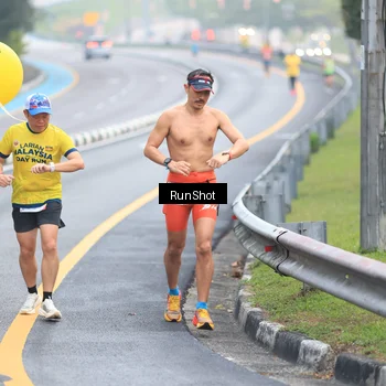 Runner Photo 7024653
