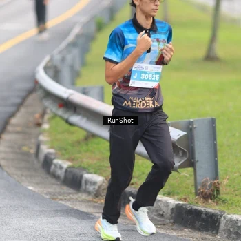 Runner Photo 7024664
