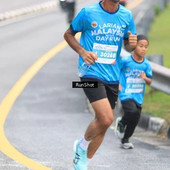 Runner Photo 7024778