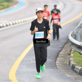 Runner Photo 7024807