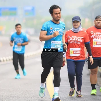 Runner Photo 7024984