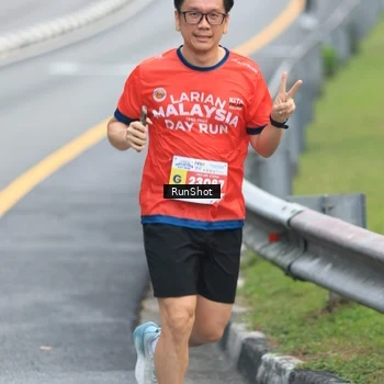 Runner Photo 7024998