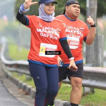 Runner Photo 7025002