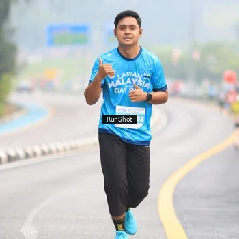 Runner Photo 7025004