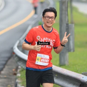 Runner Photo 7025009
