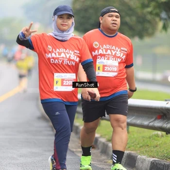 Runner Photo 7025013
