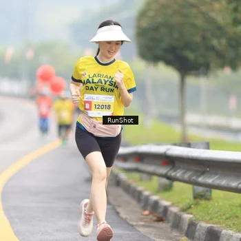 Runner Photo 7025019