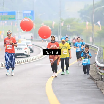 Runner Photo 7025043