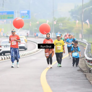 Runner Photo 7025046