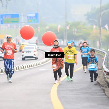 Runner Photo 7025053