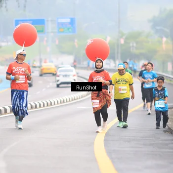Runner Photo 7025055