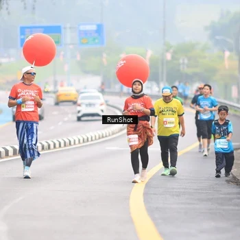 Runner Photo 7025056