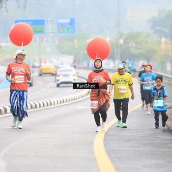 Runner Photo 7025064