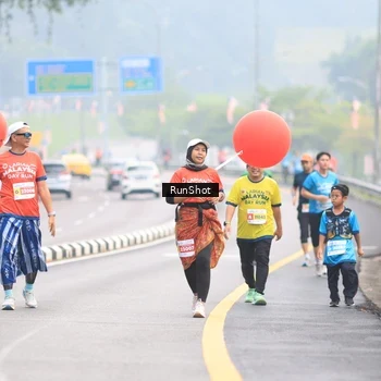 Runner Photo 7025065
