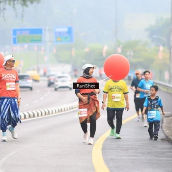 Runner Photo 7025067
