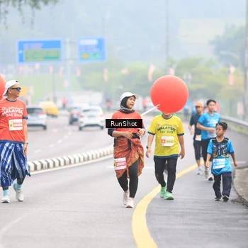 Runner Photo 7025068