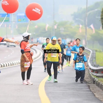 Runner Photo 7025075