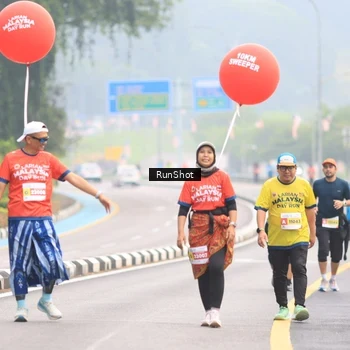 Runner Photo 7025081
