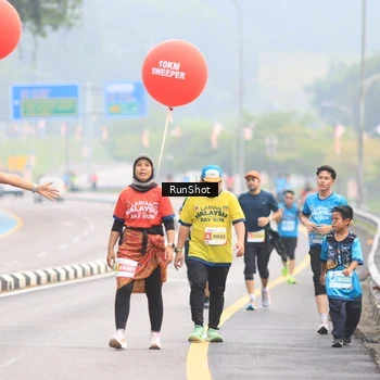 Runner Photo 7025082