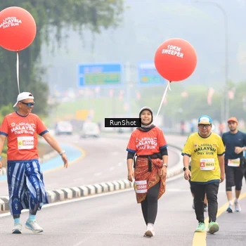 Runner Photo 7025084