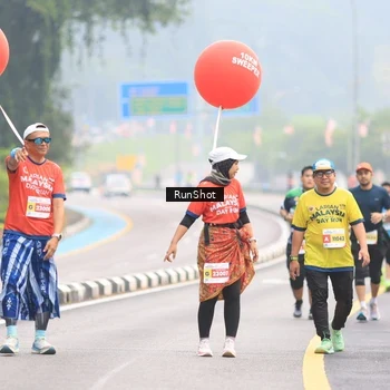 Runner Photo 7025086