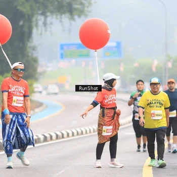 Runner Photo 7025092