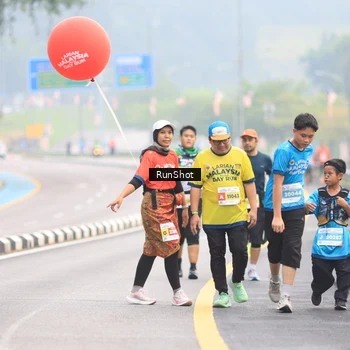 Runner Photo 7025095