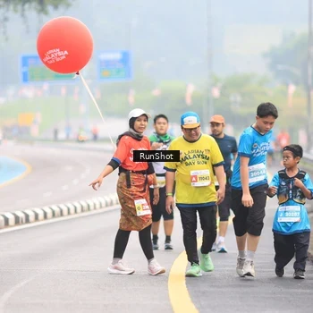 Runner Photo 7025100