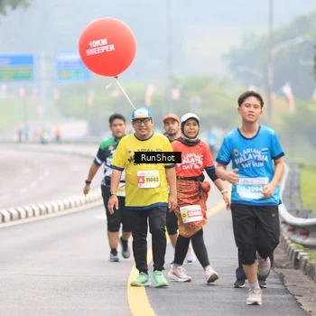 Runner Photo 7025103