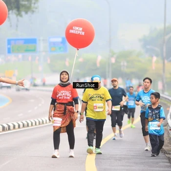 Runner Photo 7025105