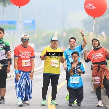 Runner Photo 7025128