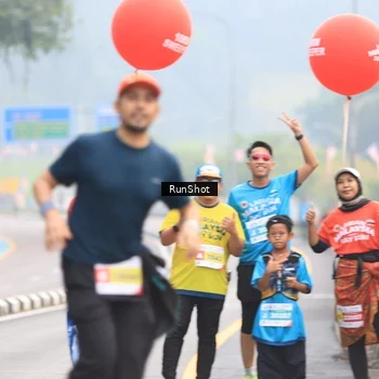 Runner Photo 7025132