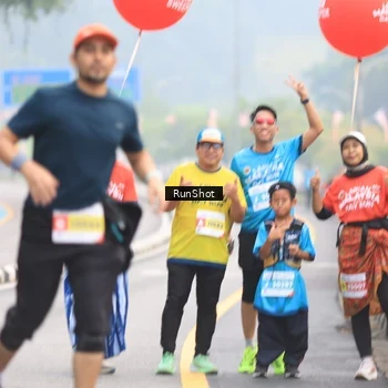Runner Photo 7025136