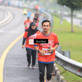 Runner Photo 7025216